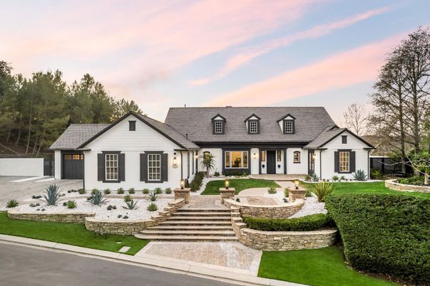 Attached, Exterior, Facade, Farmhouse