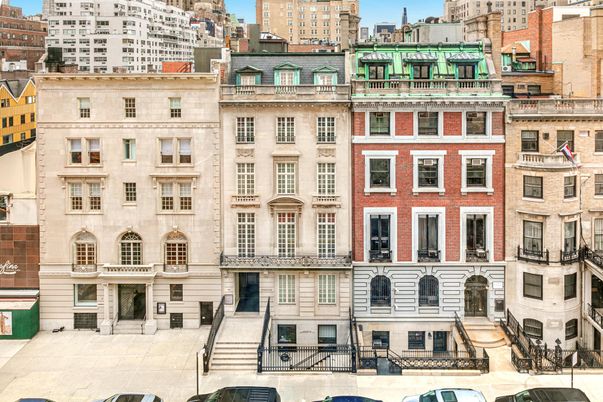 Exterior, Facade, Rowhouse