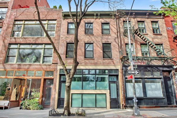 Exterior, Facade, Brick Facade, Rowhouse