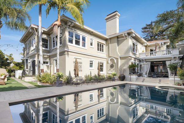 Exterior, Facade, Pool, Mediterranean