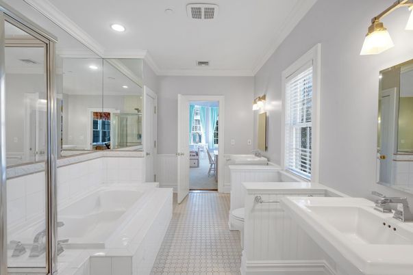 Bathroom, Dual Sink Vanities, Interior, Recessed Lighting