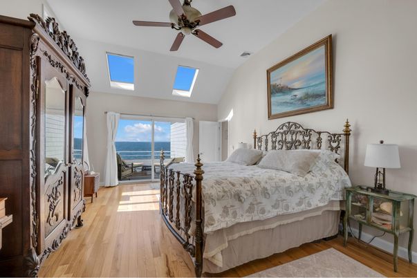 Bedroom, Interior, Water, Wood Texture Flooring