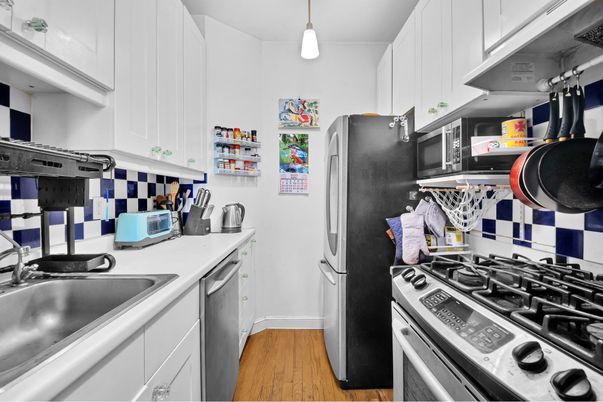 Interior, Kitchen, Pendant Lights, Wood Texture Flooring