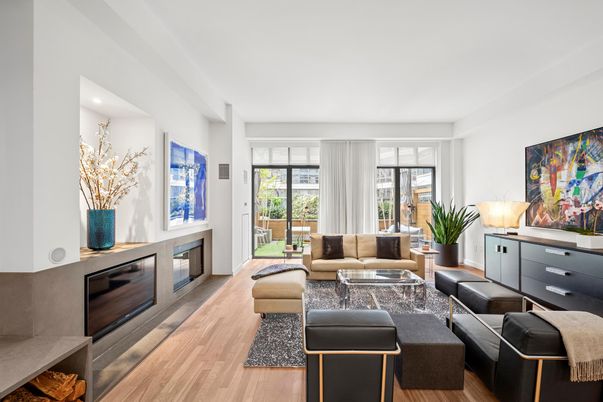 Interior, Living room, Recessed Lighting, Wood Texture Flooring