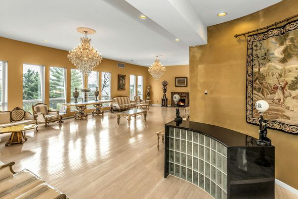 Chandelier, Dining room, Interior, Recessed Lighting, Wood Texture Flooring
