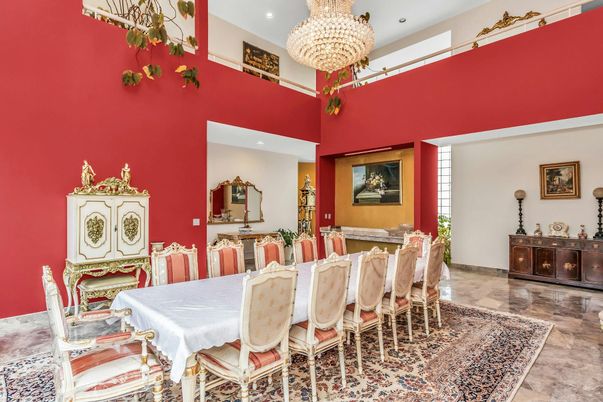 Chandelier, Dining room, Interior, Recessed Lighting, Wood Texture Flooring