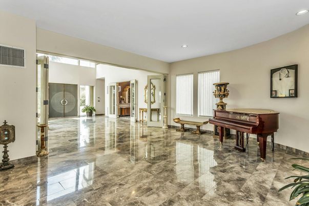 Interior, Piano, Recessed Lighting