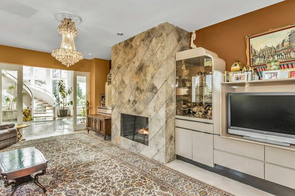 Chandelier, Fireplace, Interior, Recessed Lighting