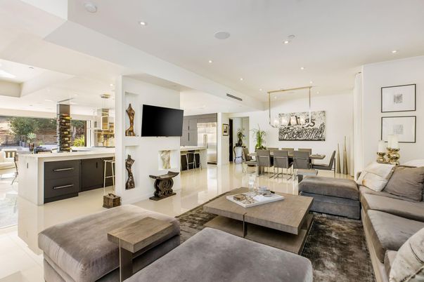 Chandelier, Dining room, Interior, Living room, Recessed Lighting