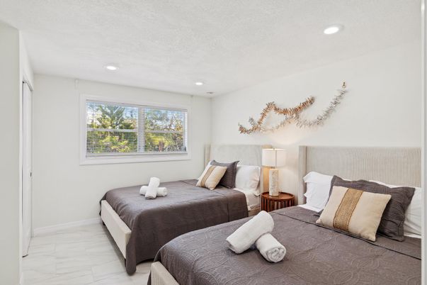 Bedroom, Interior, Marble, Recessed Lighting