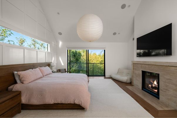 Bedroom, Fireplace, Interior, Pendant Lights
