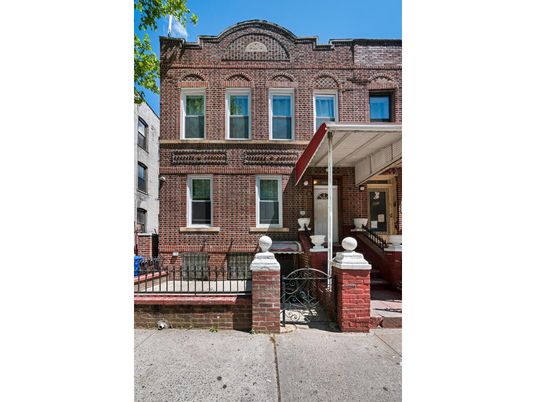 Exterior, Facade, Brick Facade, Rowhouse