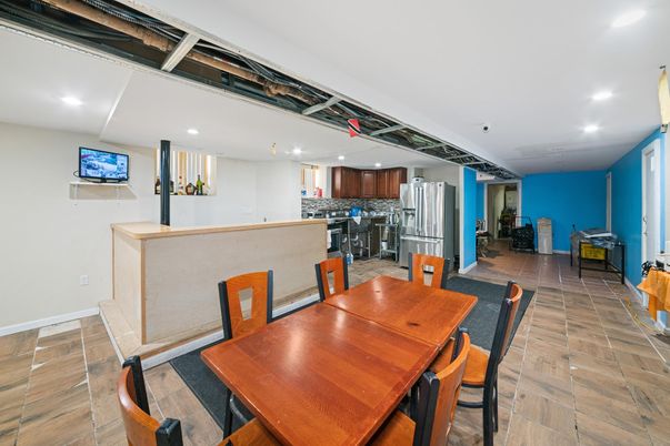 Dining room, Interior, Kitchen, Recessed Lighting, Stainless Steel Appliances