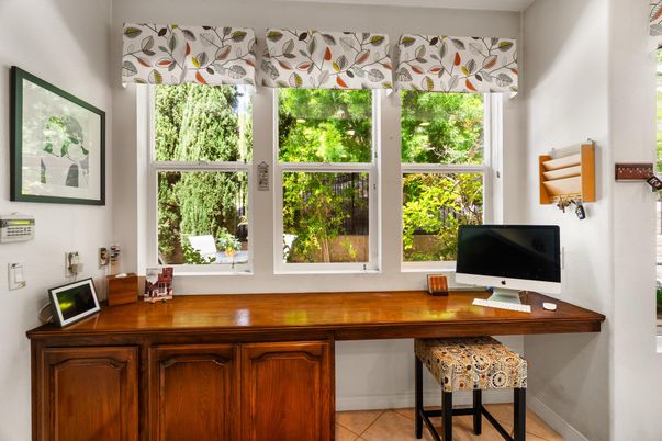 Home Office, Interior