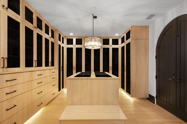 Interior, Pendant Lights, Recessed Lighting, Walk-in Closets, Wood Texture Flooring