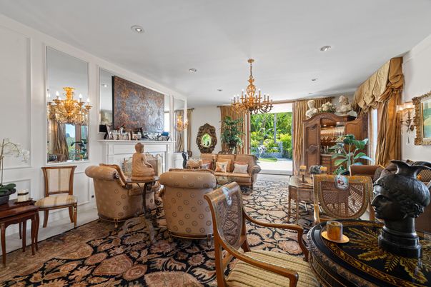 Chandelier, Dining room, Interior, Living room, Recessed Lighting