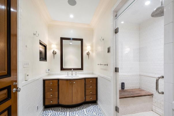 Bathroom, Interior, Recessed Lighting