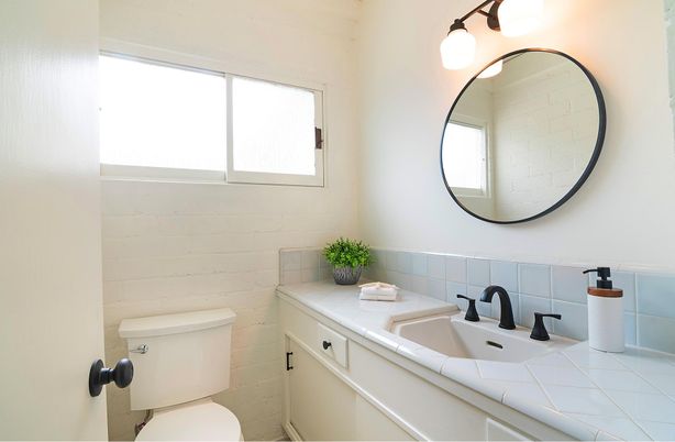 Bathroom, Interior, Tile Countertops