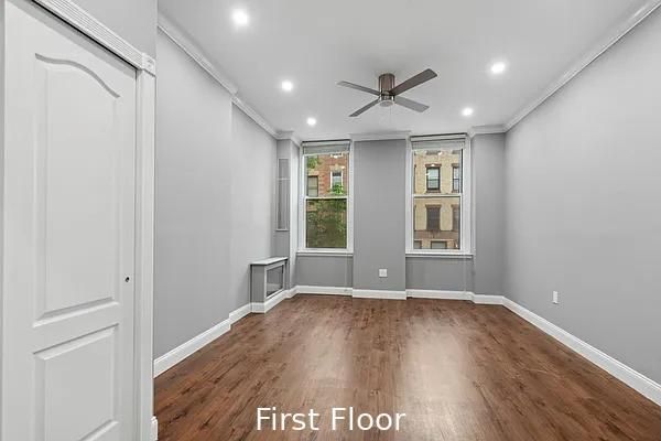 Empty room, Interior, Recessed Lighting, Wood Texture Flooring