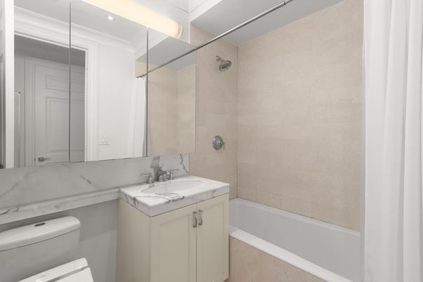 Bathroom, Interior, Recessed Lighting