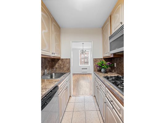 Chandelier, Interior, Kitchen, Wood Texture Flooring