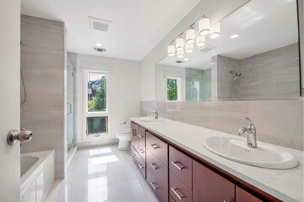Bathroom, Dual Sink Vanities, Interior, Recessed Lighting