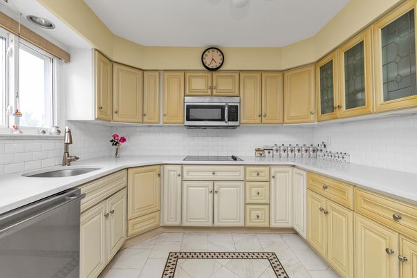 Interior, Kitchen, Marble, Stainless Steel Appliances