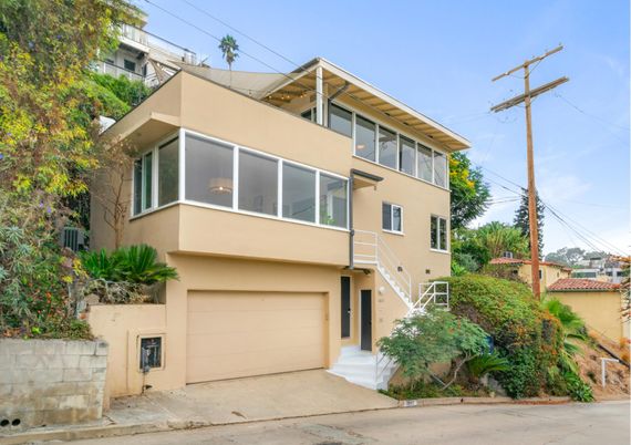Attached, Exterior, Facade, Modern