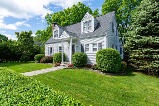 Exterior, Facade, Cape Cod