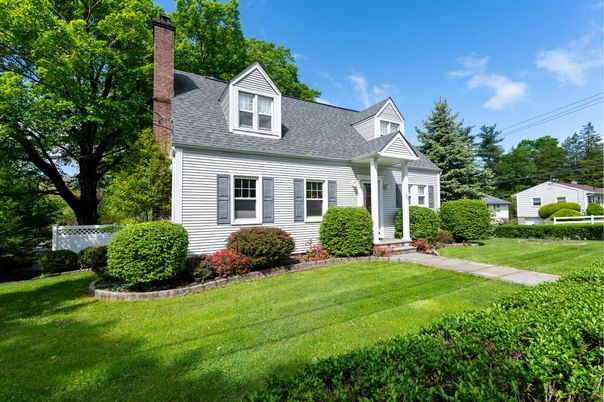 Backyard, Exterior, Facade, Cape Cod