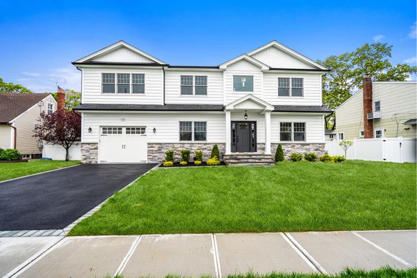 Attached, Exterior, Facade, Farmhouse