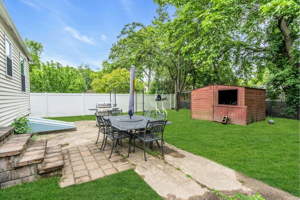 Backyard, Exterior