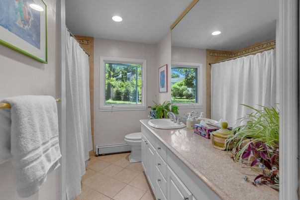 Bathroom, Interior, Recessed Lighting