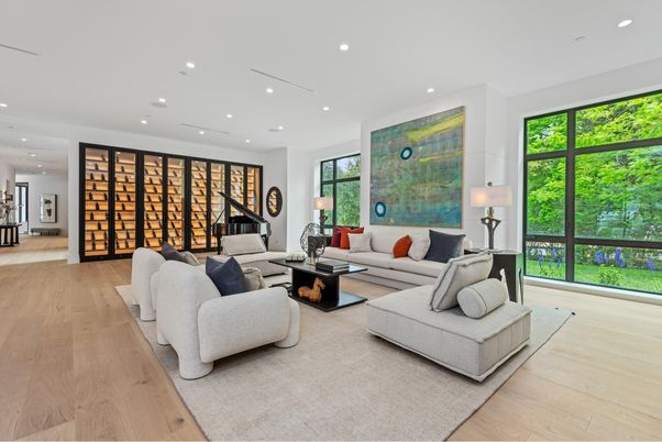 Interior, Living room, Recessed Lighting, Wine Storage, Wood Texture Flooring