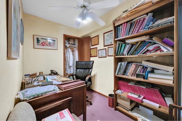 Home Office, Interior
