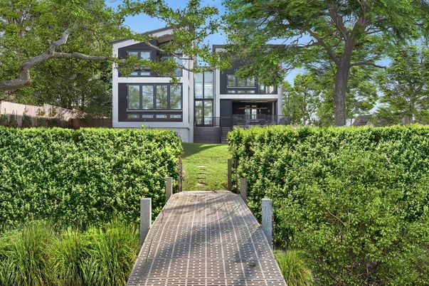 Backyard, Exterior, Facade, Modern