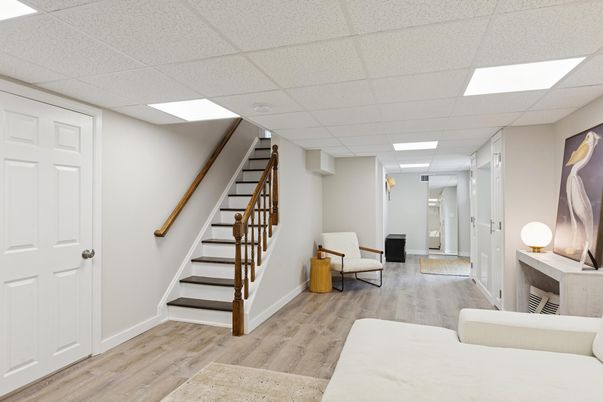 Interior, Recessed Lighting, Wood Texture Flooring