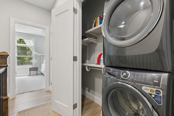 Interior, Utility Closets, Washer, Wood Texture Flooring