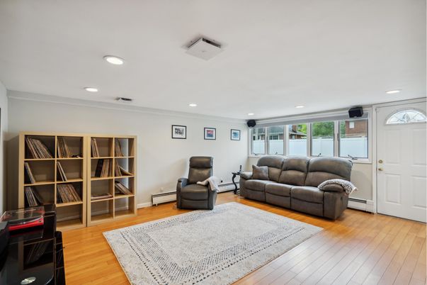 Interior, Recessed Lighting, Wood Texture Flooring