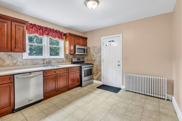 Interior, Kitchen, Stainless Steel Appliances