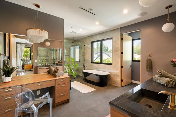 Bathroom, Free Standing Baths, Glass Shower, Interior, Pendant Lights, Recessed Lighting