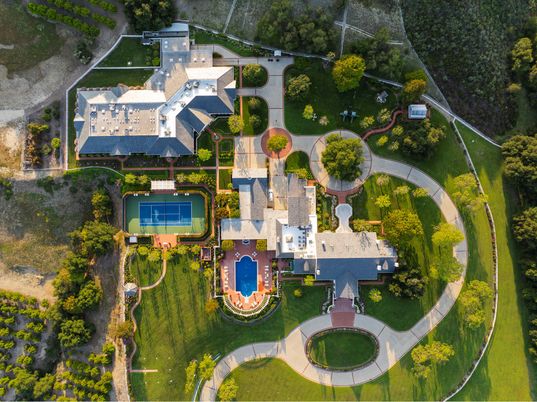 Exterior, Drone