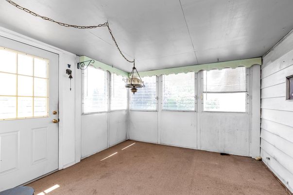 Chandelier, Empty room, Interior