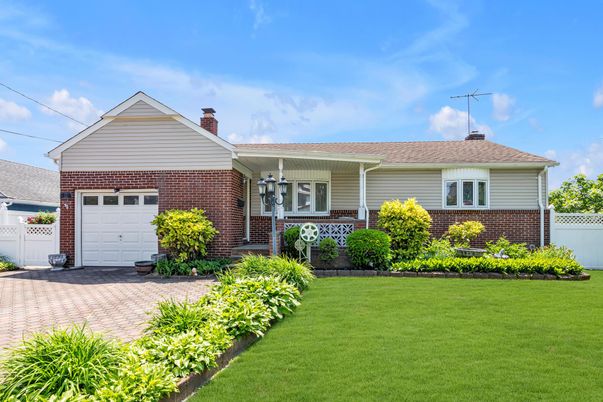 Attached, Exterior, Facade, Brick Facade, Split Level