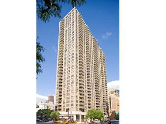 Exterior, Facade, Highrise