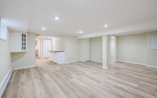 Empty room, Interior, Recessed Lighting, Wood Texture Flooring