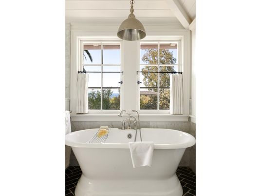 Bathroom, Free Standing Baths, Interior, Pendant Lights