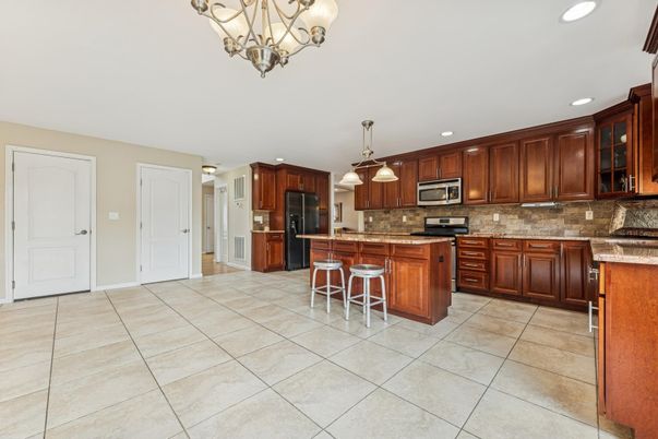 Chandelier, Interior, Kitchen, Pendant Lights, Recessed Lighting, Stainless Steel Appliances