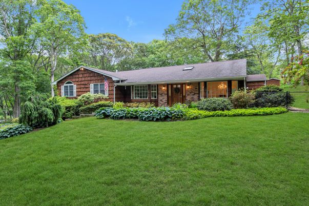 Backyard, Exterior, Facade, Brick Facade, Ranch