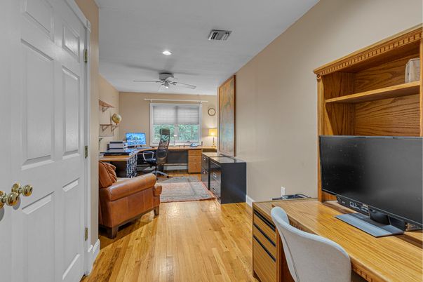 Home Office, Interior, Recessed Lighting, Wood Texture Flooring